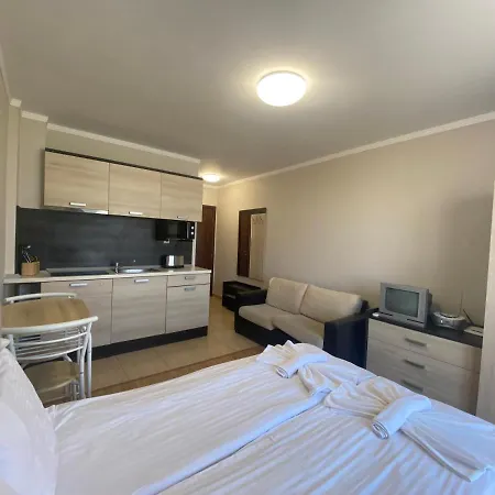 Summer Breеze 204 Private Sunny Apartment *
